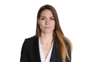 Mojca Hinteregger, Administracija