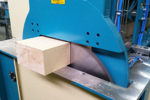 Fixed cross-cut saw