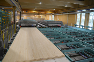 14. First X-PRESS 16 - cross laminated timber press with up to 0,8 N/mm² pressure