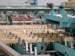 6. Infeed system to finger jointing machine