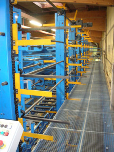 Elevating conveyor